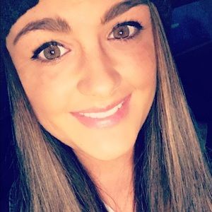 Meet your Posher, Abigail